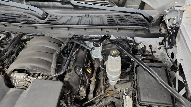 J&L 14-18 Chevy Silverado 1500 / 14-18 GMC Sierra 1500 4.3L V6 Oil Separator - Clear Anodized