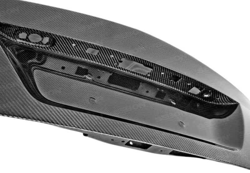 Seibon 12-14 Mercedes C-Class OE Style Carbon Fiber Trunk