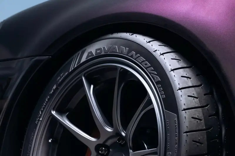 Yokohama Advan Neova AD09 Tire - 245/35R18 XL