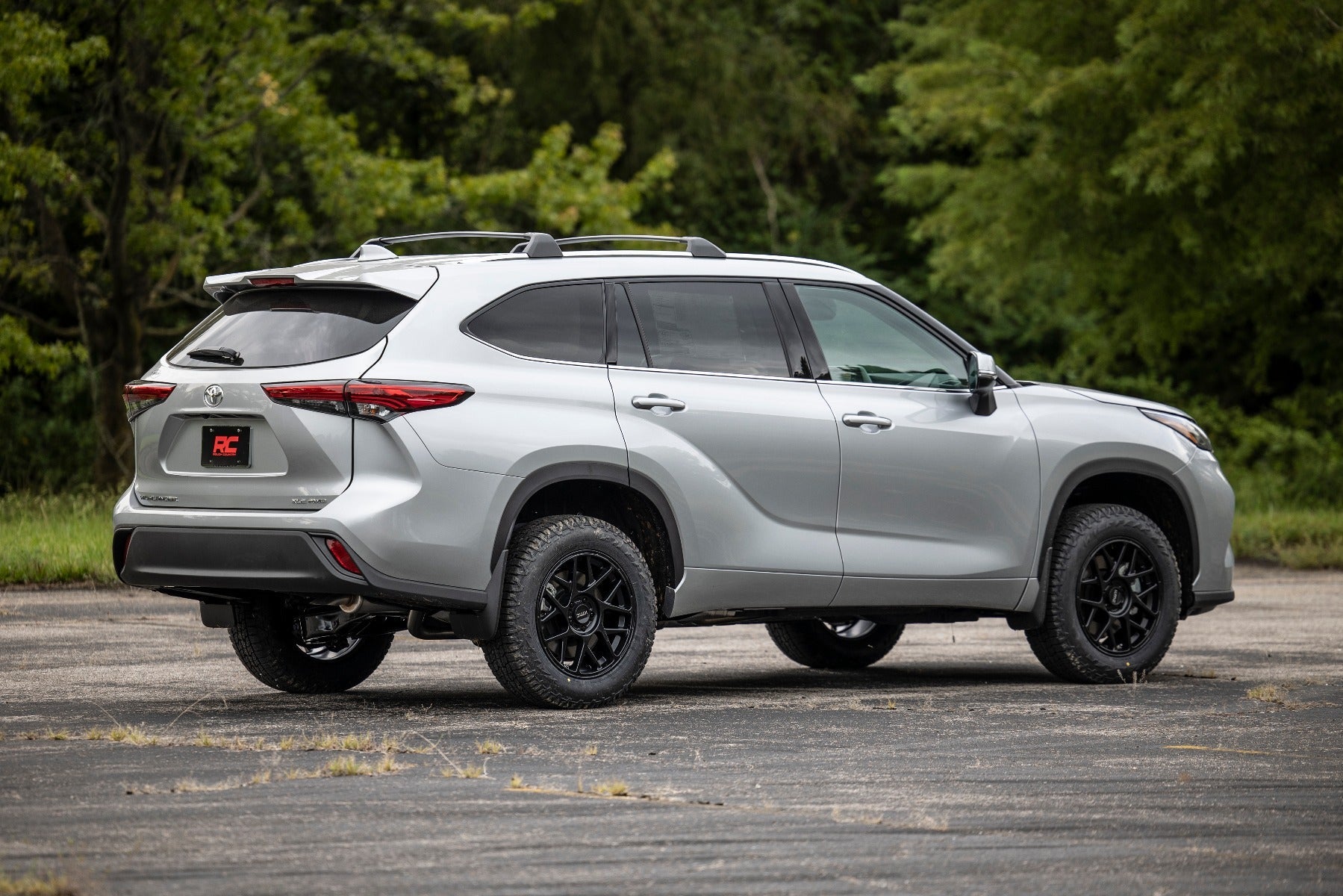Rough Country 2" Lift Kit for 2020 Toyota Highlander 4WD