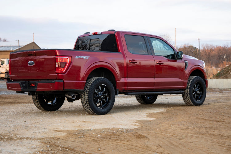 Rough Country 2 INCH LIFT KIT FORD F-150 4WD (2021-2023)