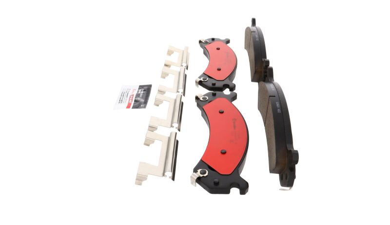 Brembo OE 18-20 Chevrolet Express 3500/GMC Savana 3500 Ceramic Brake Pad - Front