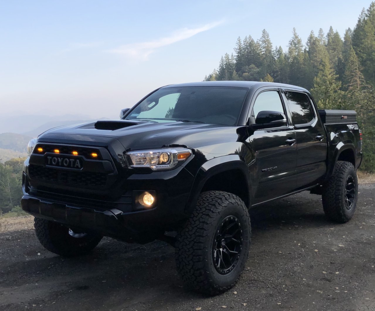 Rough Country 74550 Bolt On 3" Suspension Lift Kit for 2005-2023 Toyota Tacoma + Vertex Coilovers