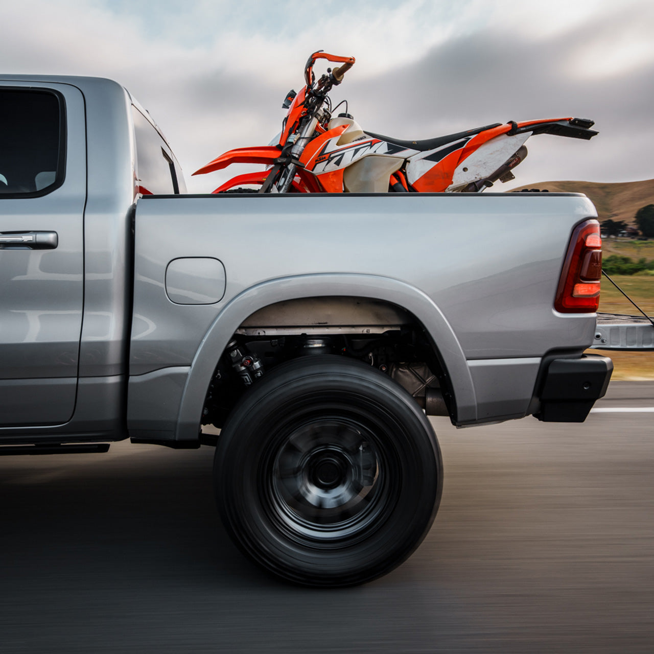 2009+ RAM 1500 - Air Spring Kit