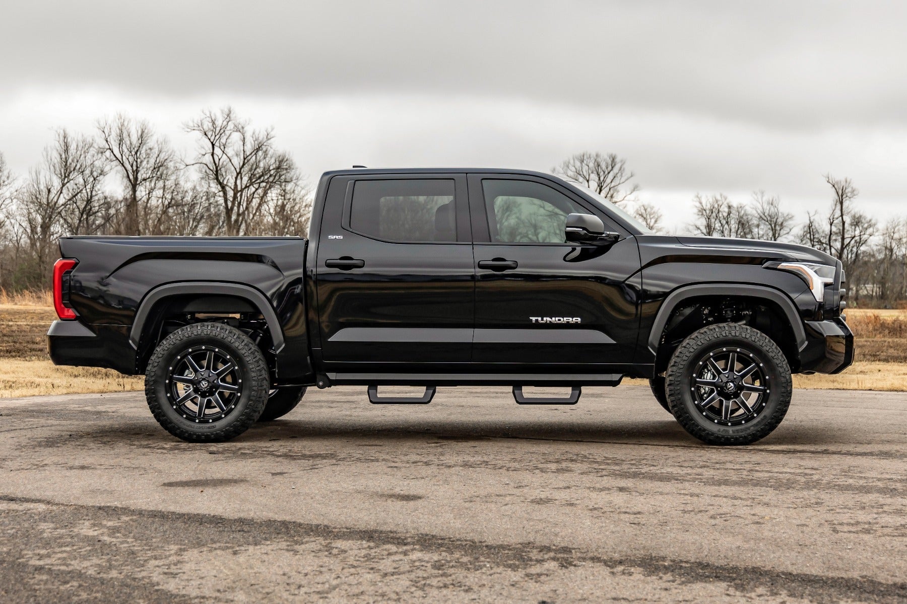 Rough Country Bolt on 3.5" Lift Kit For 2022-2024 Toyota Tundra 4WD + Vertex Coilovers