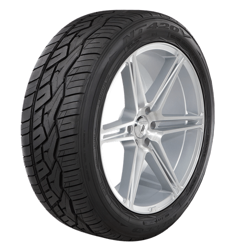 NT420V 305/45R22 118H XL 32.8