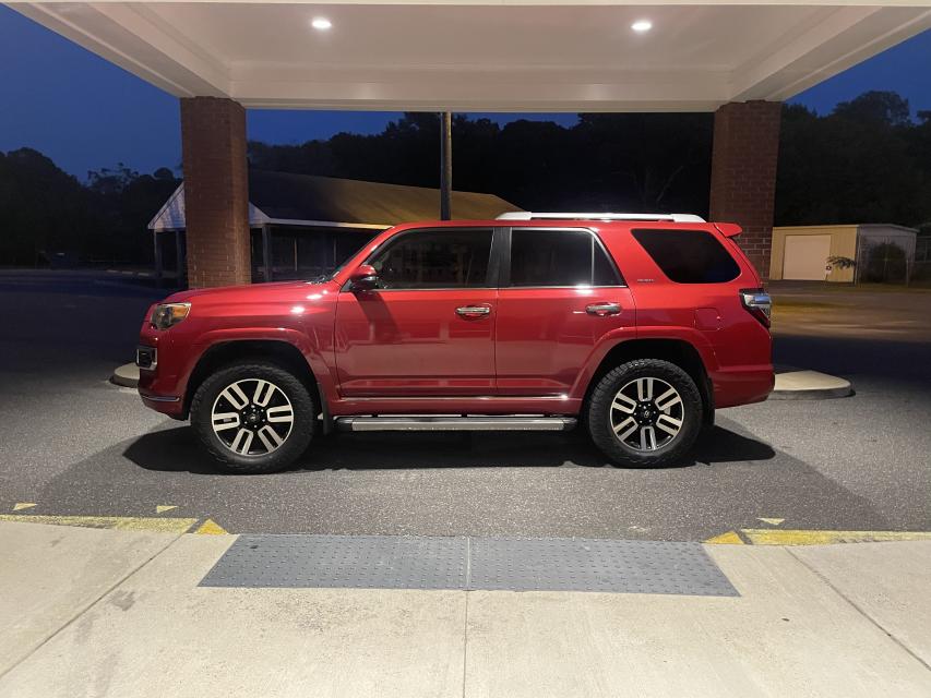Rough Country Leveling Kit 2" for 2010-2023 Toyota 4Runner (Red or Silver)