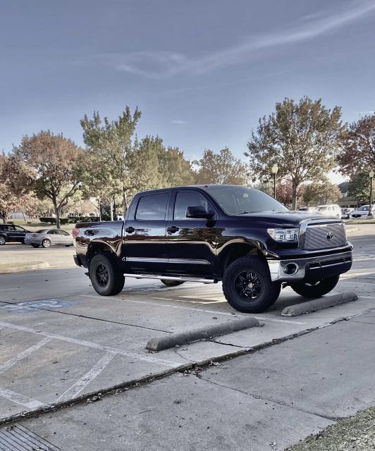 Rough Country 87001 Leveling Kit 2.5-3" for 2007-2021 Toyota Tundra 2WD