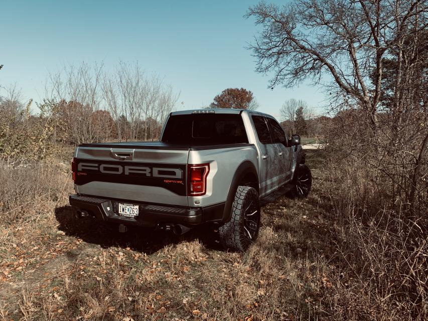 Rough Country 47220550A Low Profile Tri Fold Aluminum Tonneau Cover for 2015-2020 Ford Raptor (5' 7" Bed)
