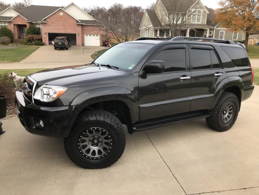 Rough Country 76040 Lift Kit 3" with Performance M1 Monotube Struts for 2003-2009 Toyota 4Runner