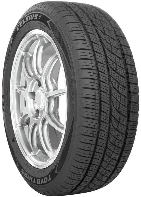Toyo Celsius II Tire - 235/70R16 106H (TL)