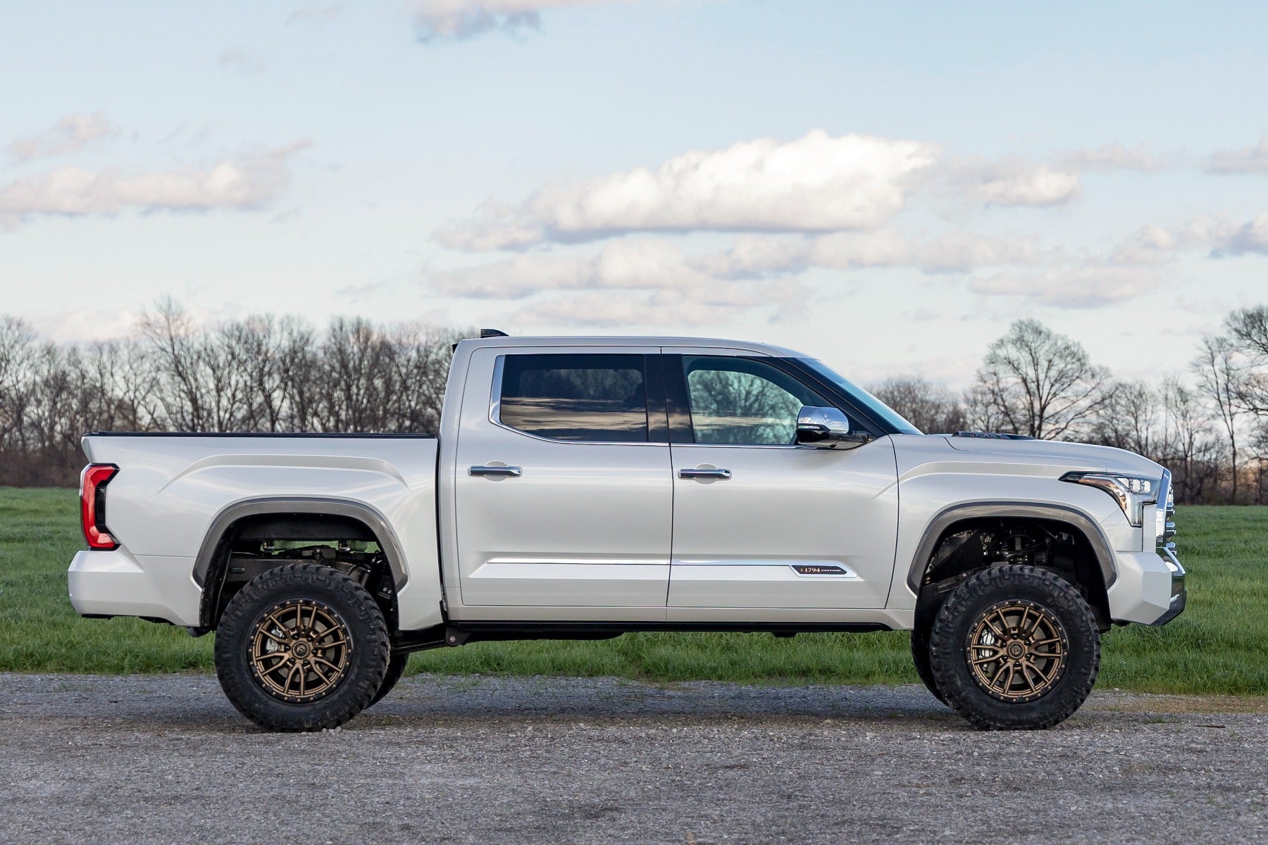 6 Inch Lift Kit | OE Air Ride | Toyota Tundra 4WD (2022-2026)