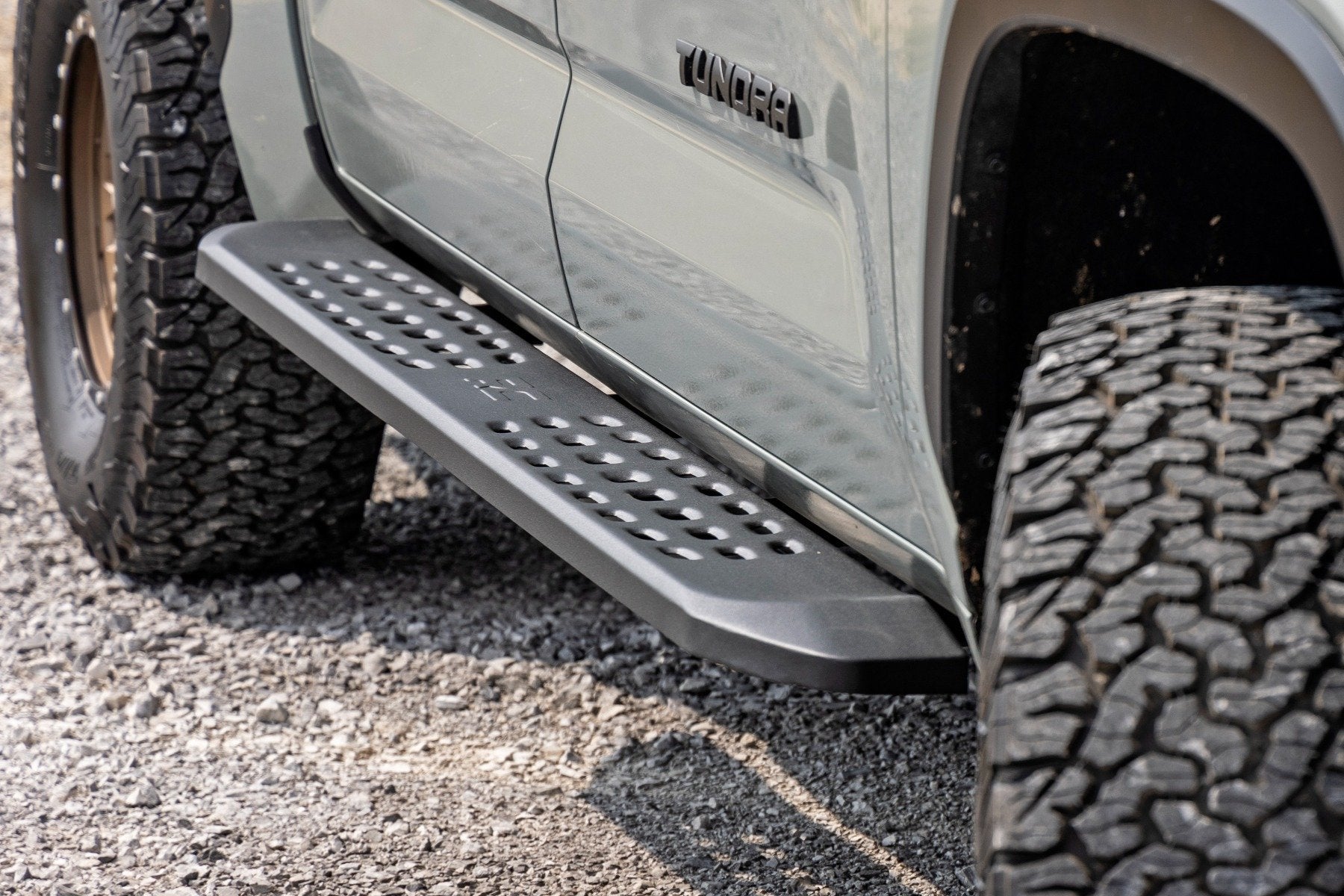 Rough Country RPT2 Running Board Steps for 2022-2025 Toyota Tundra - Bolt On