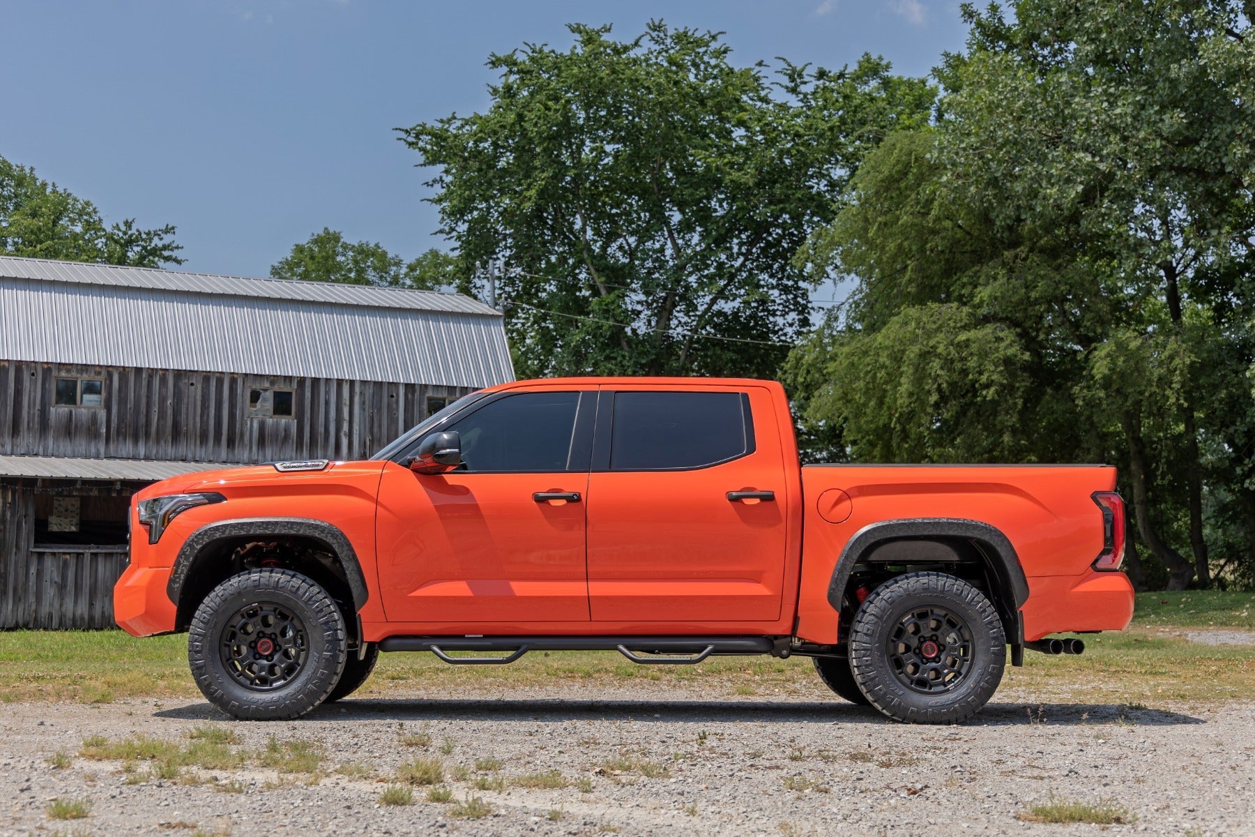 Rough Country Lift Kit 2.5" for TRD PRO 2022-2024 Toyota Tundra 4WD (With UCA)