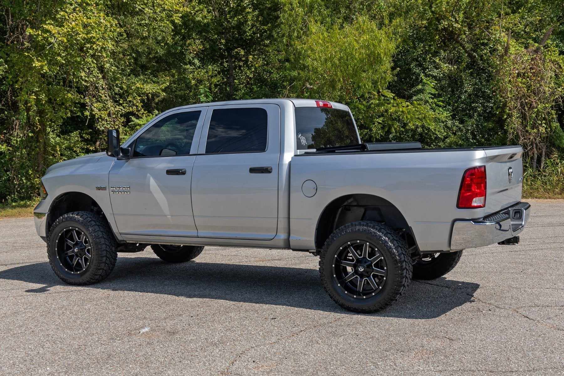 Rough Country 49319550 Tri Fold Aluminum Hard Tonneau Cover for 2009-2018 Ram 1500 (5.7" Bed)