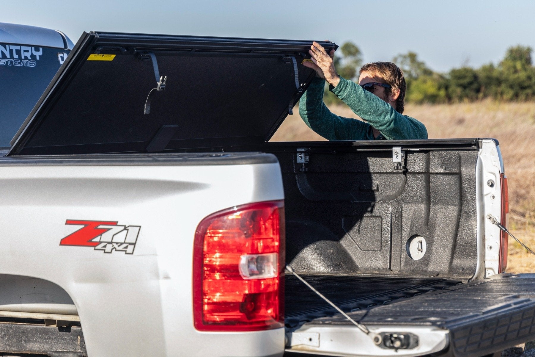 Rough Country Hard Tri-Fold Flip up Tonneau Cover for 2007-2013 GM Silverado Sierra 1500