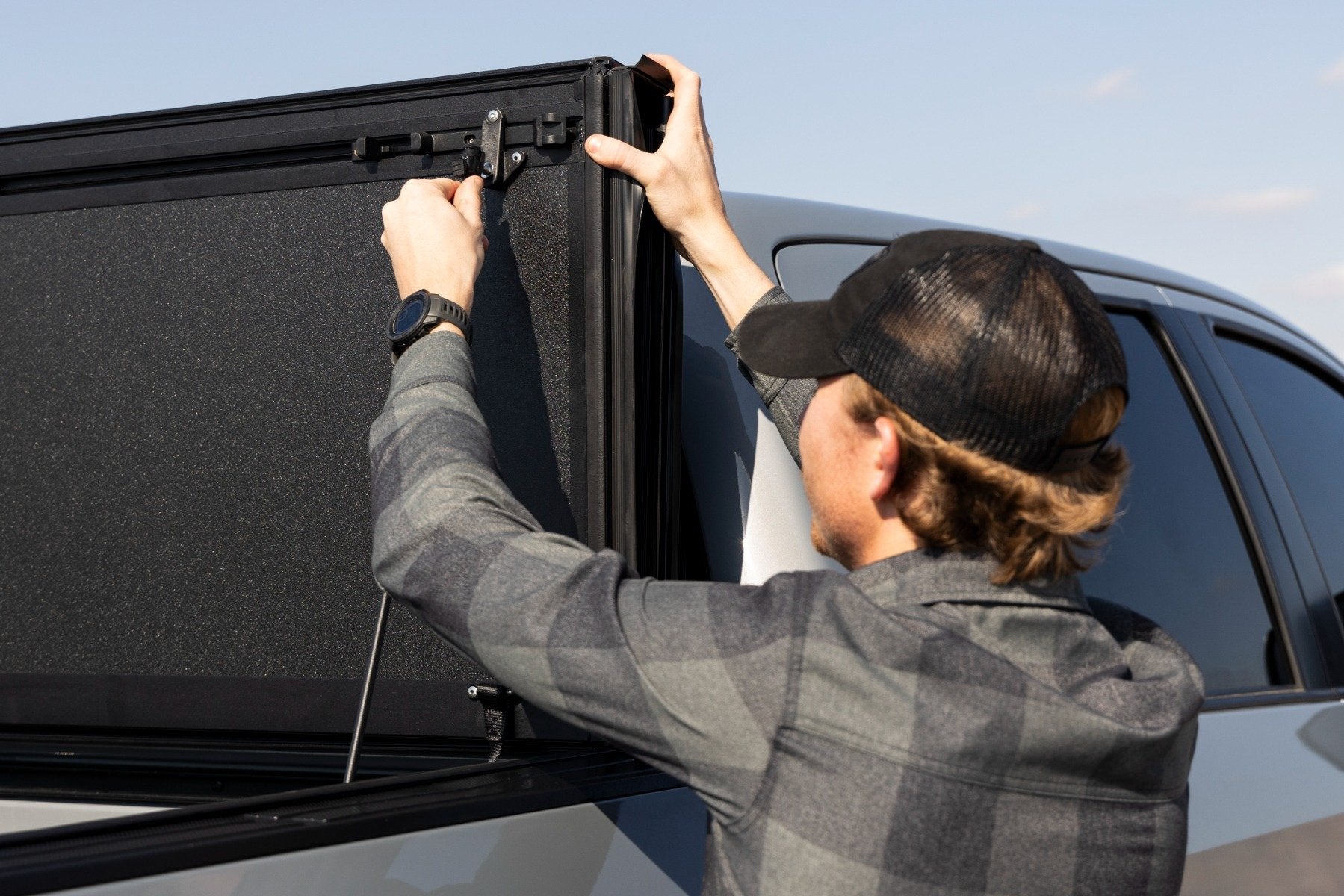 Rough Country Hard Tri Fold Tonneau Bed Cover for 2007-2021 Toyota Tundra (5'7" Bed)