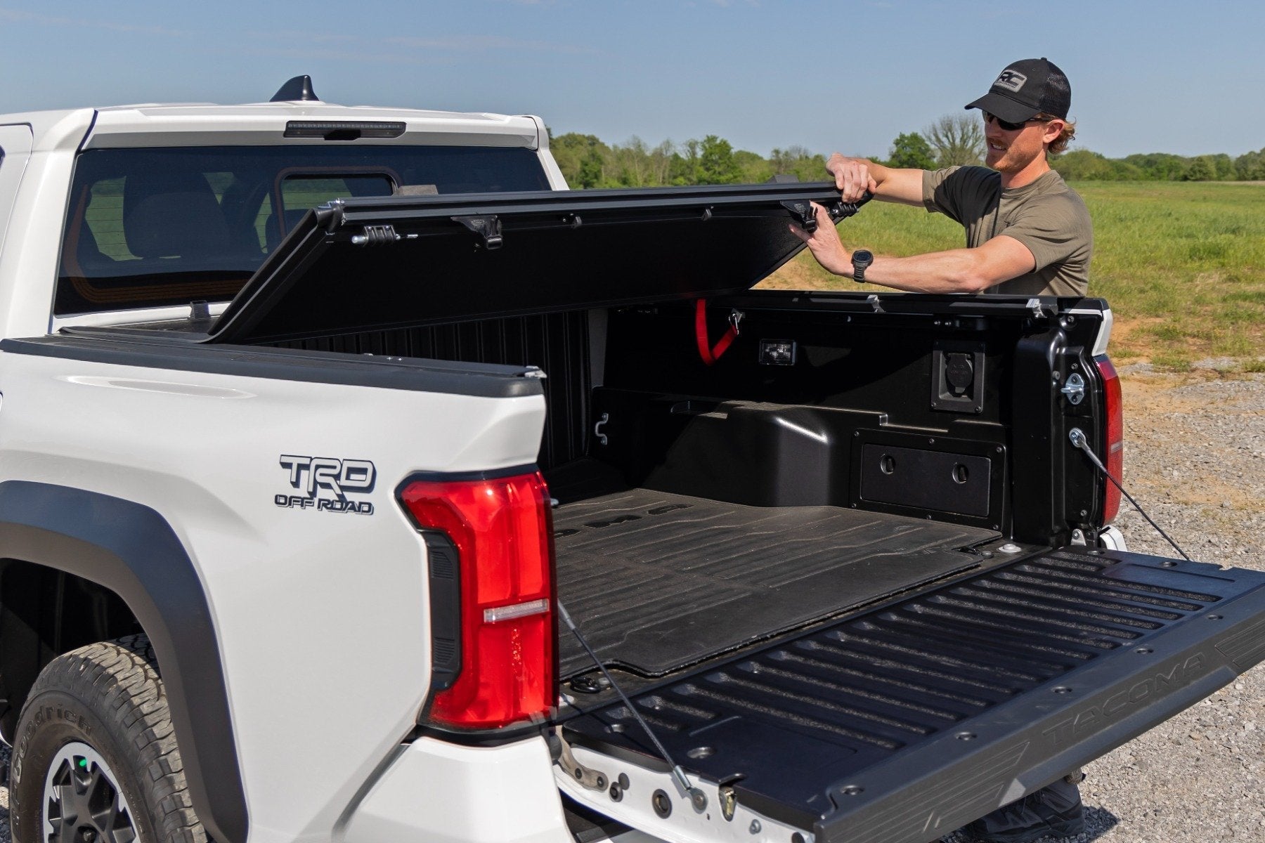 Rough Country Aluminum Low Profile Tonneau Bed Cover for 2024-2026 Toyota Tacoma