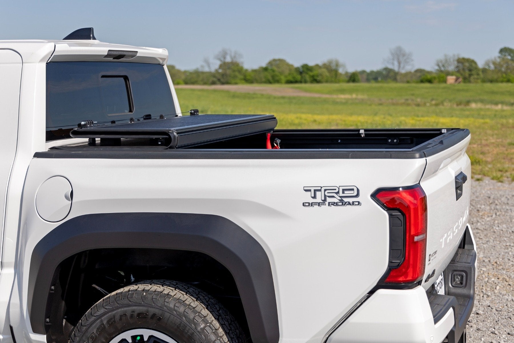 Rough Country Aluminum Low Profile Tonneau Bed Cover for 2024-2026 Toyota Tacoma