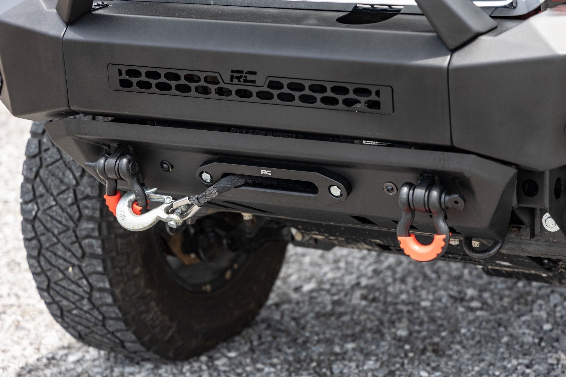 Rough Country High Clearence Winch Bumper with LED Lights for 2005-2011 Toyota Tacoma