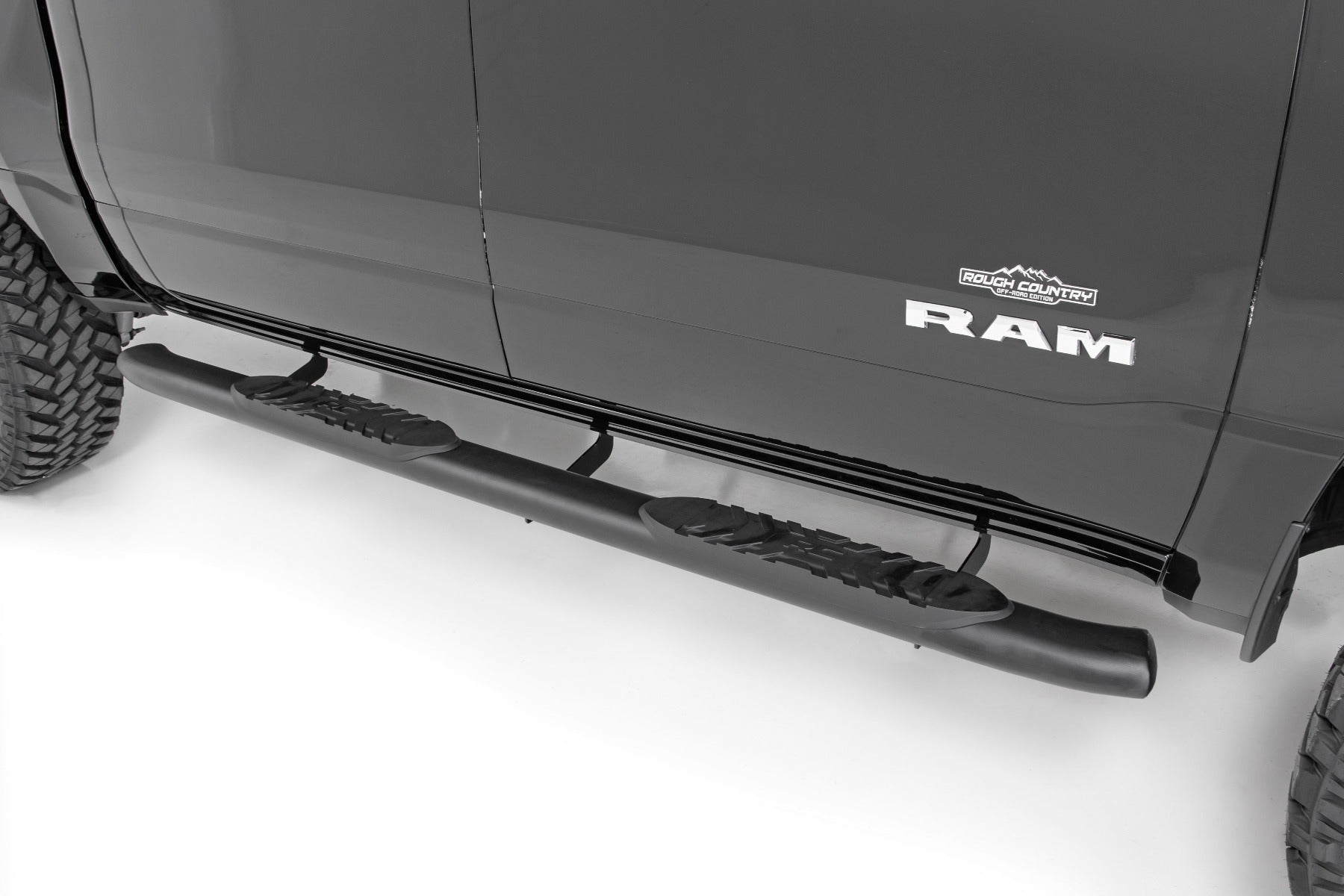 Oval Nerf Step | Crew Cab | Black | Ram 1500 (19-26)/1500 TRX (21-24)