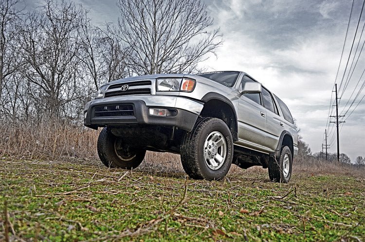 Rough Country 77140 Lift Kit 3" with Performance M1 Monotube Struts for 1996-2002 Toyota 4Runner