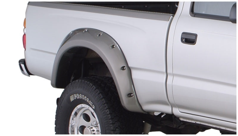 Bushwacker 95-04 Toyota Tacoma Fleetside Cutout Style Flares 4pc 74.5in Bed w/ 4WD Only - Black