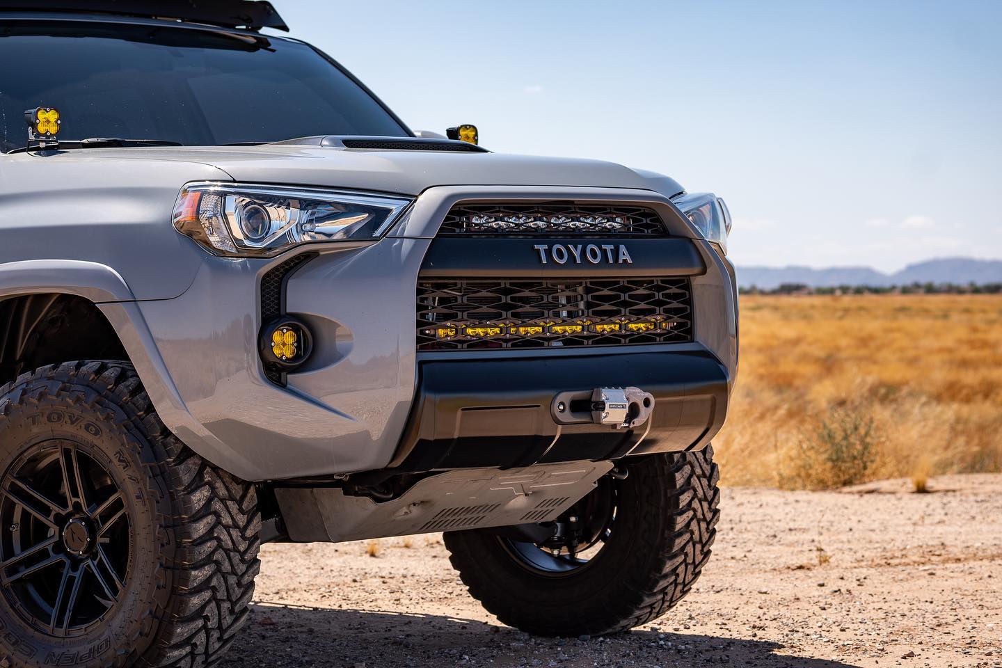 '14-Current Toyota 4Runner SDHQ Built 20" Behind The Grille Top LED Light Bar Mount