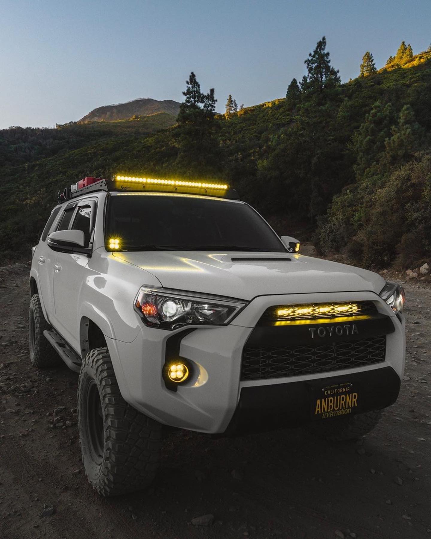 '14-Current Toyota 4Runner SDHQ Built 20" Behind The Grille Top LED Light Bar Mount