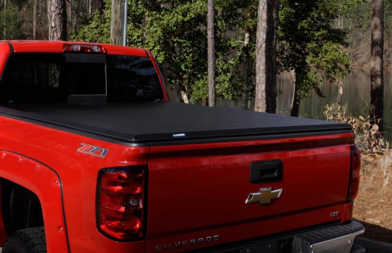 Lund 15-17 Chevy Colorado Fleetside (6ft. Bed) Hard Fold Tonneau Cover - Black