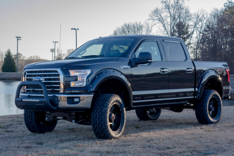 Lund 11-16 Ford F-250 Super Duty Bull Bar w/Light & Wiring - Black