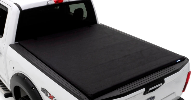 Lund 2004 Ford F-150 Heritage (6.5ft. Bed) Genesis Roll Up Tonneau Cover - Black