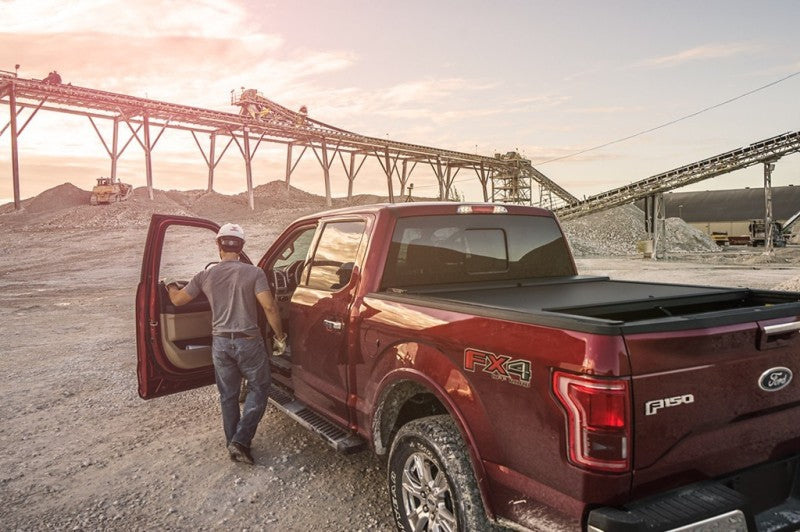 Roll-N-Lock 15-18 Ford F-150 SB 77-3/8in A-Series Retractable Tonneau Cover