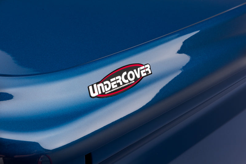 UnderCover 19-20 Ram 1500 6.4ft Lux Bed Cover - Blue Streak