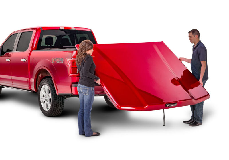 UnderCover 16-20 Toyota Tacoma 5ft Elite LX Bed Cover - Bright Red (Req Factory Deck Rails)